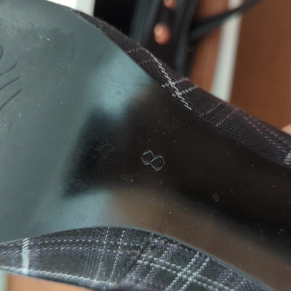 Black plaid heels size 8 - Picture 5 of 5